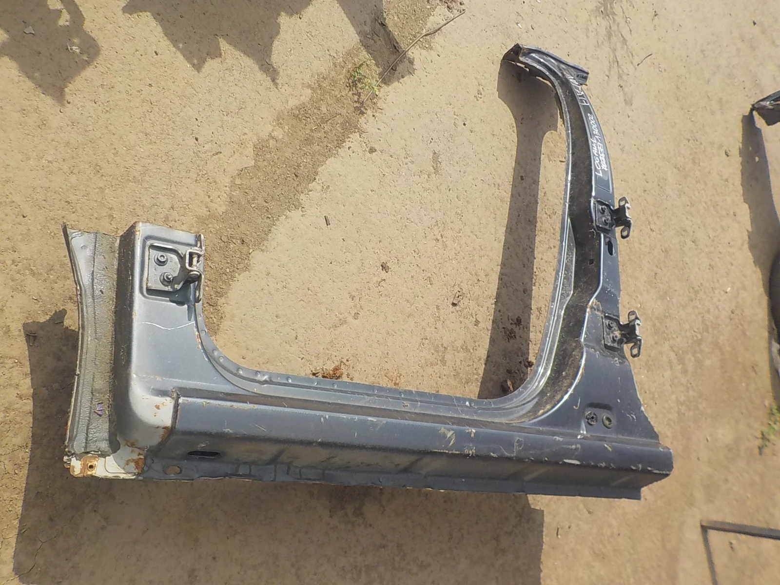 боковина кузова Renault Logan I (2004—2009)  Лево