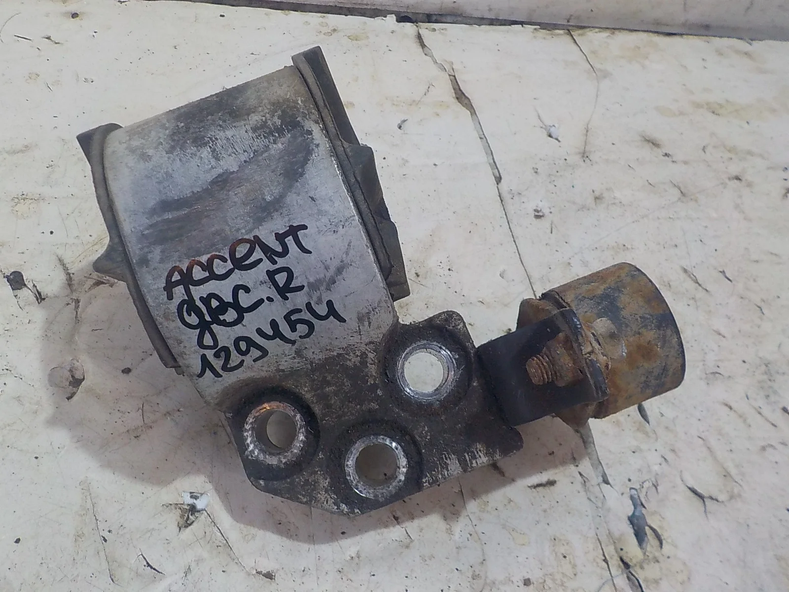 Опора двигателя Hyundai Accent II (1999—2012)