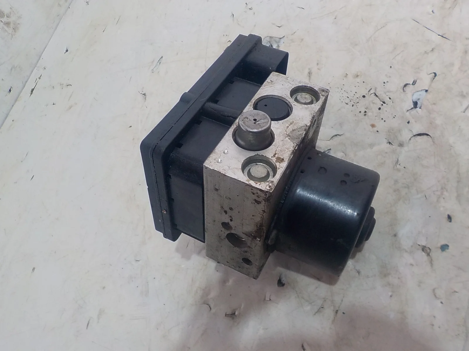 Блок управления ABS Nissan Navara D40 (2004—2010)