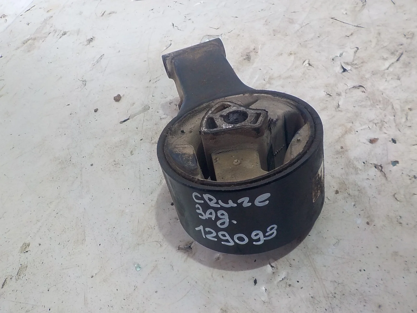 Опора двигателя Chevrolet Cruze I (2009—2012) Зад