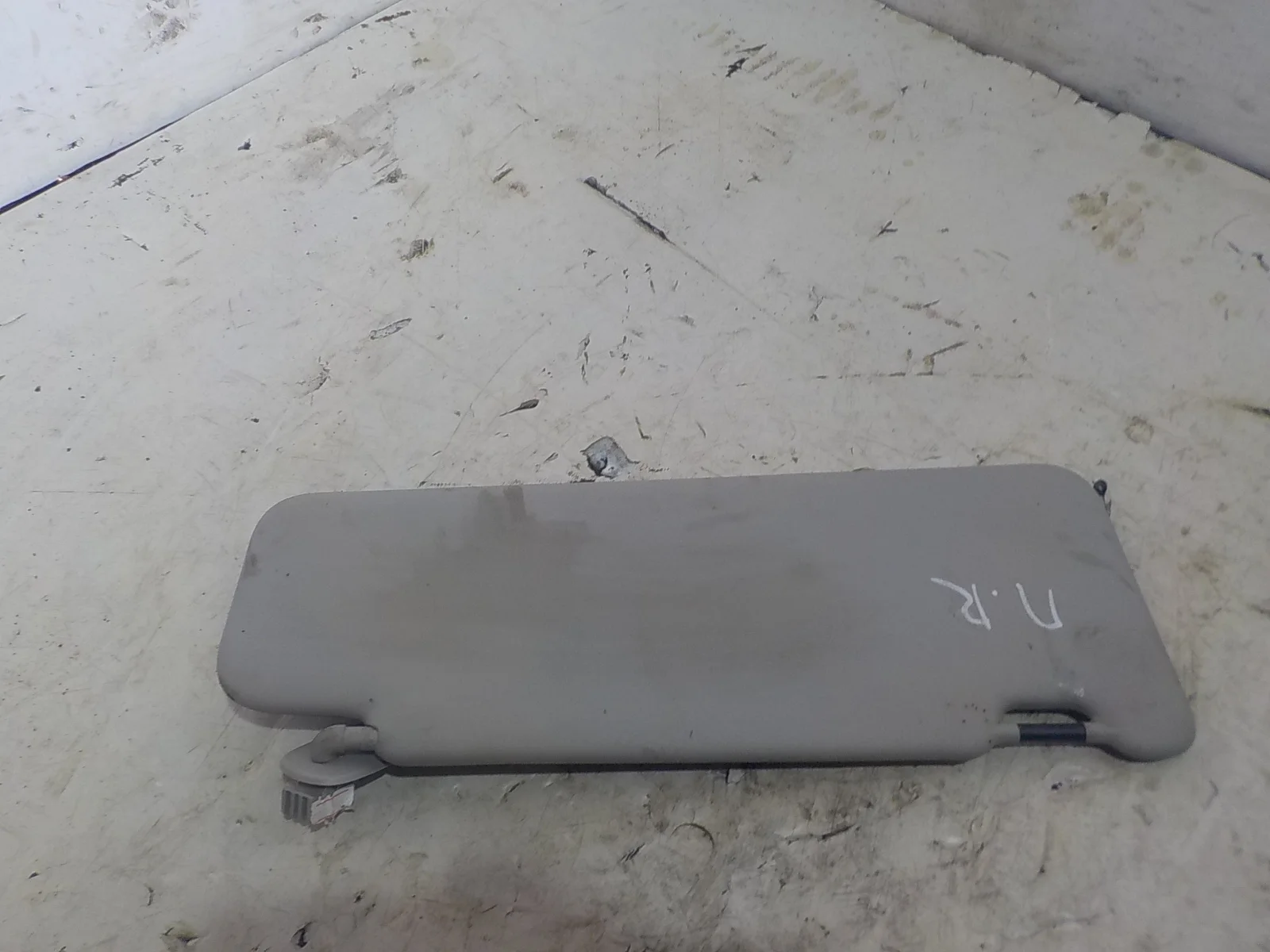 козырек Renault Logan I (2004—2009) Перед Право