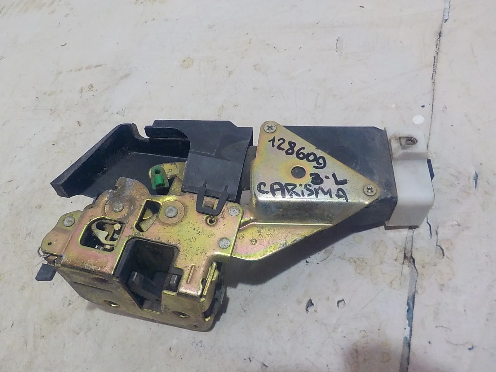 Замок двери Mitsubishi Carisma I (1995—1999) Зад Лево