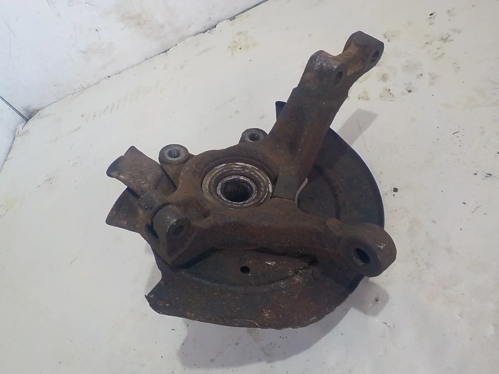 кулак поворотный Renault Logan II (2012—2018) Перед Право