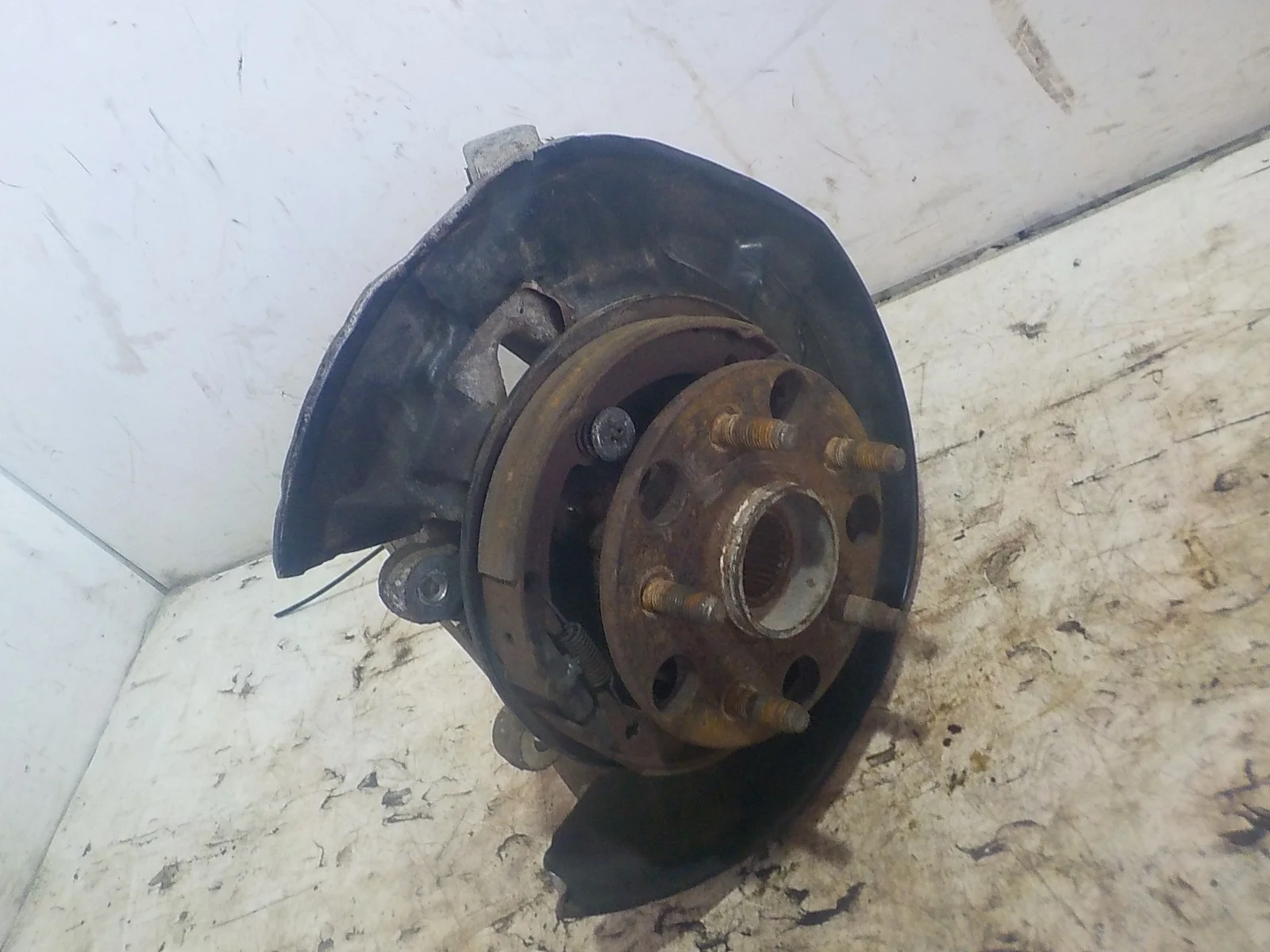 кулак поворотный Lexus GS III (2004—2007) Зад Лево