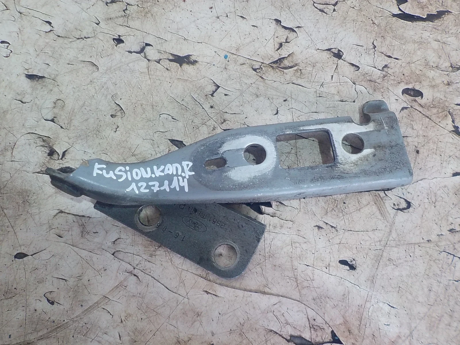 Петля капота Ford Fusion I рестайлинг (2005—2012) Перед Право