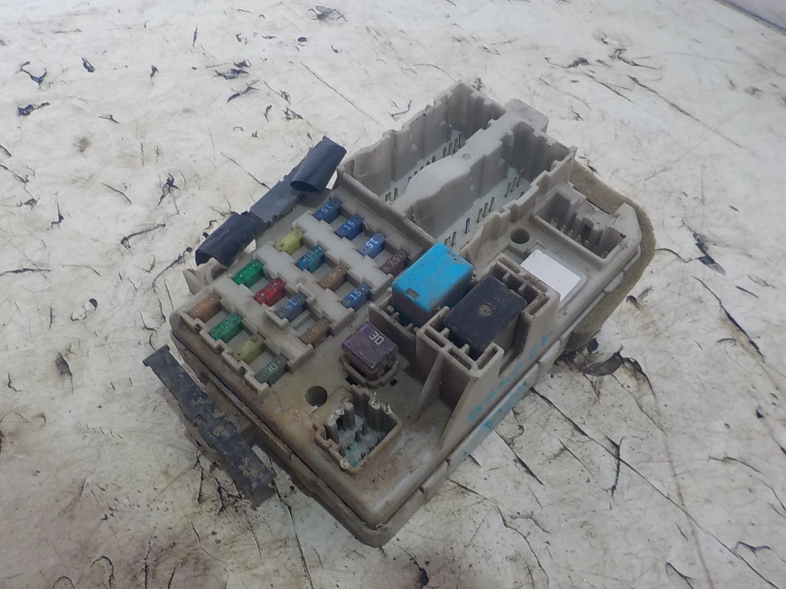 Блок предохранителей Mazda 6 GG (2002—2005)