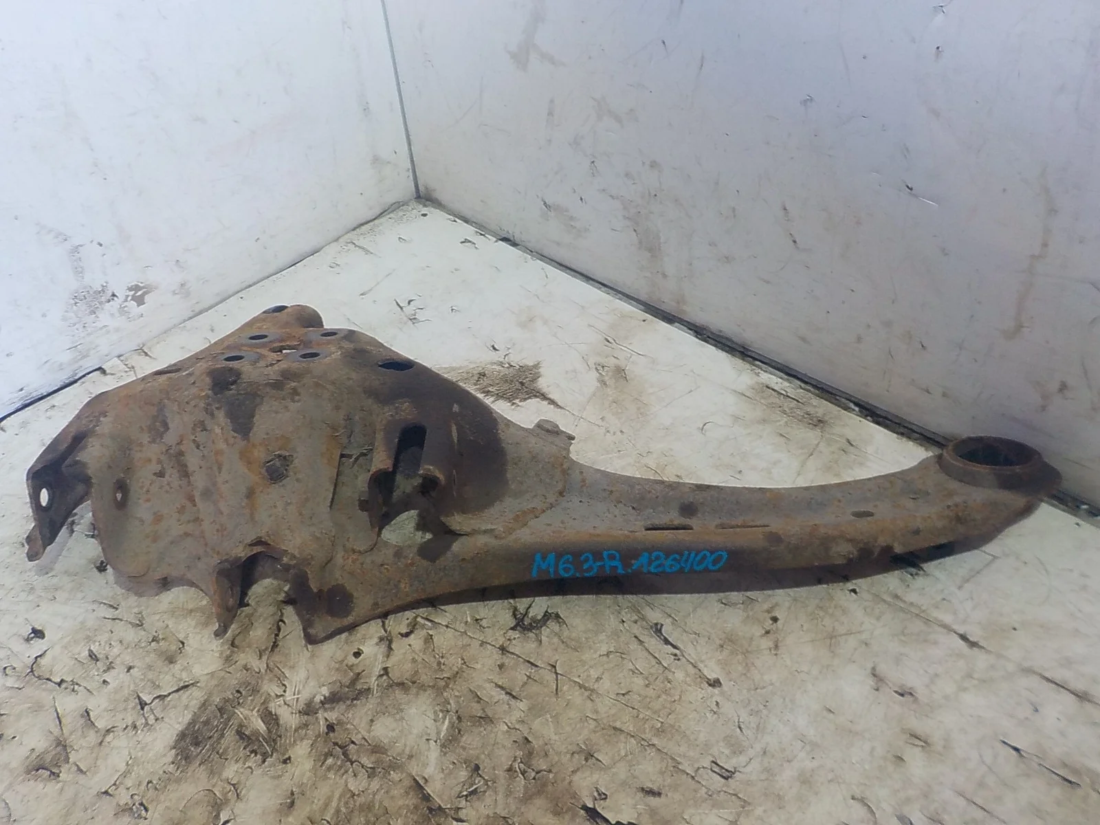 продольный рычаг Mazda 6 GG (2002—2005) Зад Право