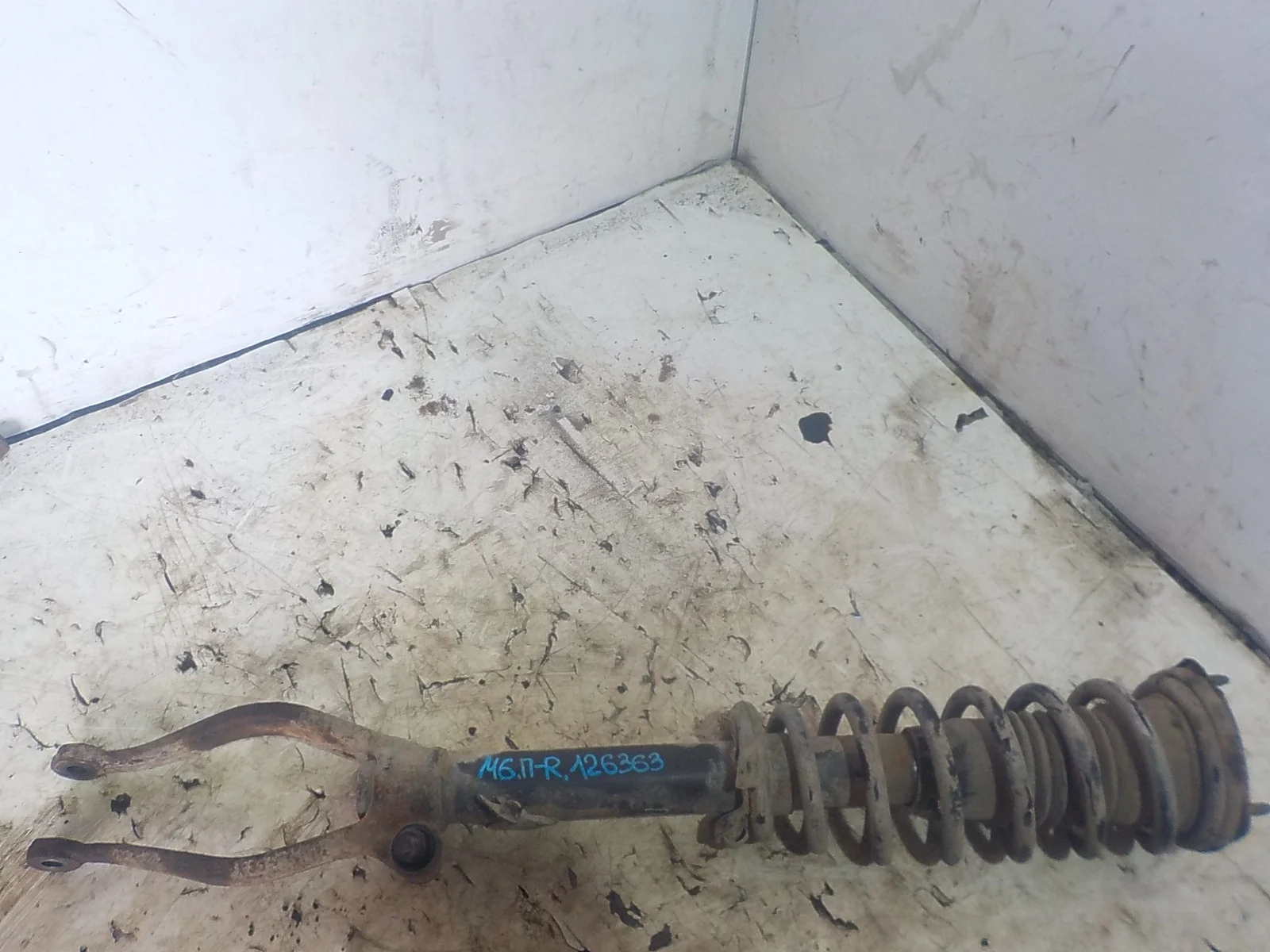 амортизатор Mazda 6 GG (2002—2005) Перед Право