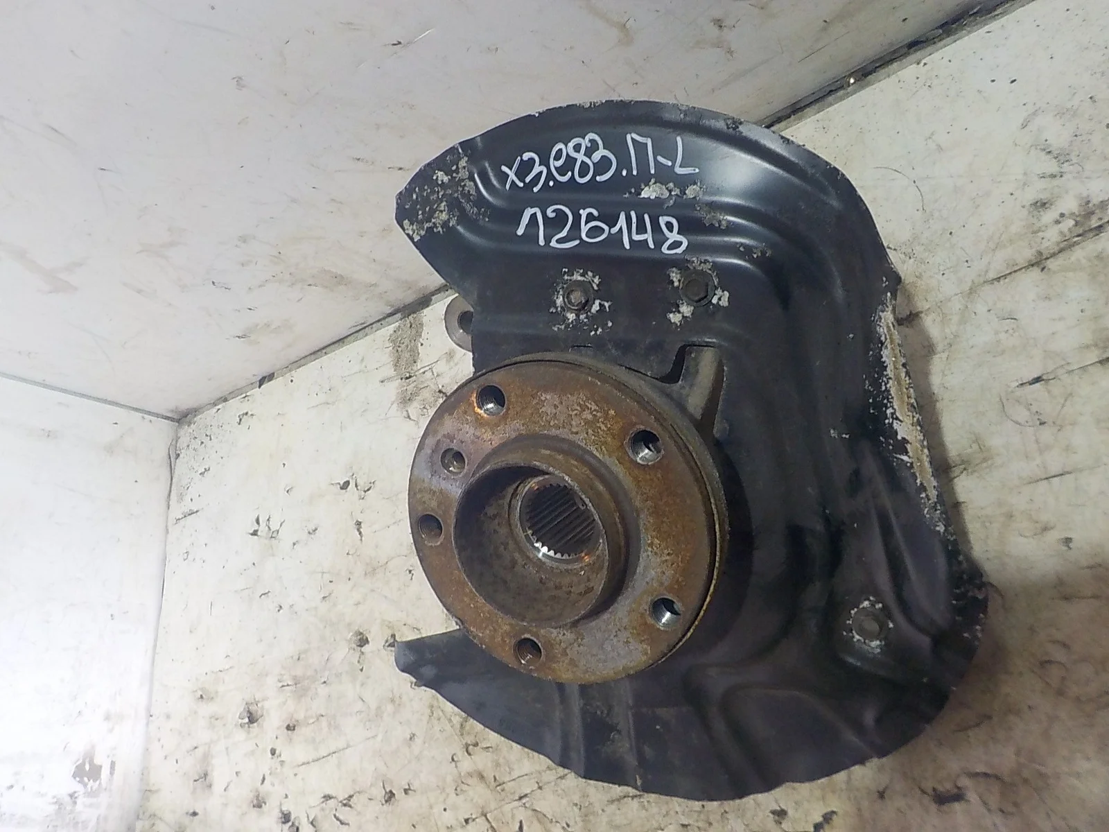 кулак поворотный BMW X3 E83 (2003—2006)