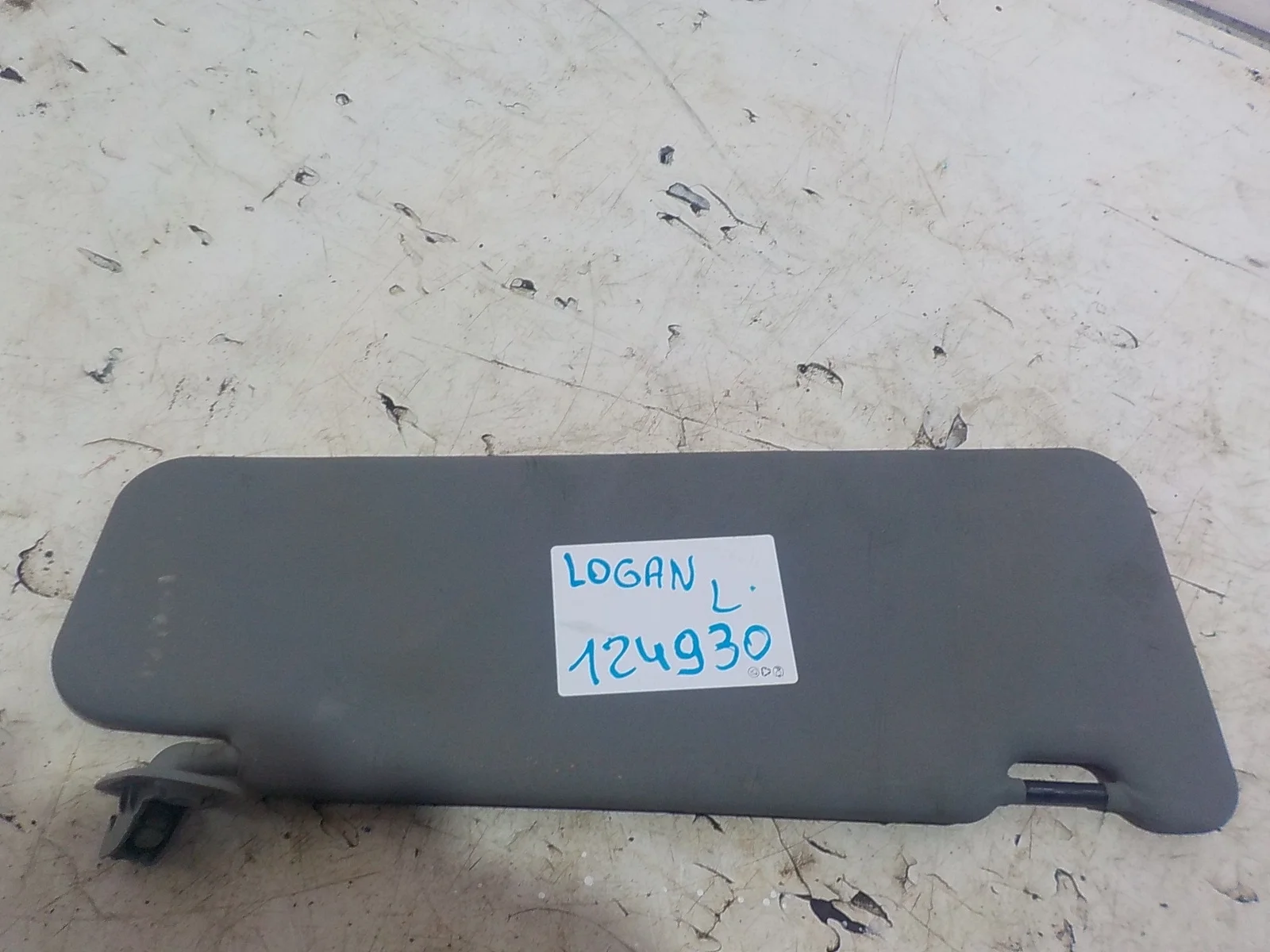 козырек Renault Sandero I (2009—2014) Перед Лево