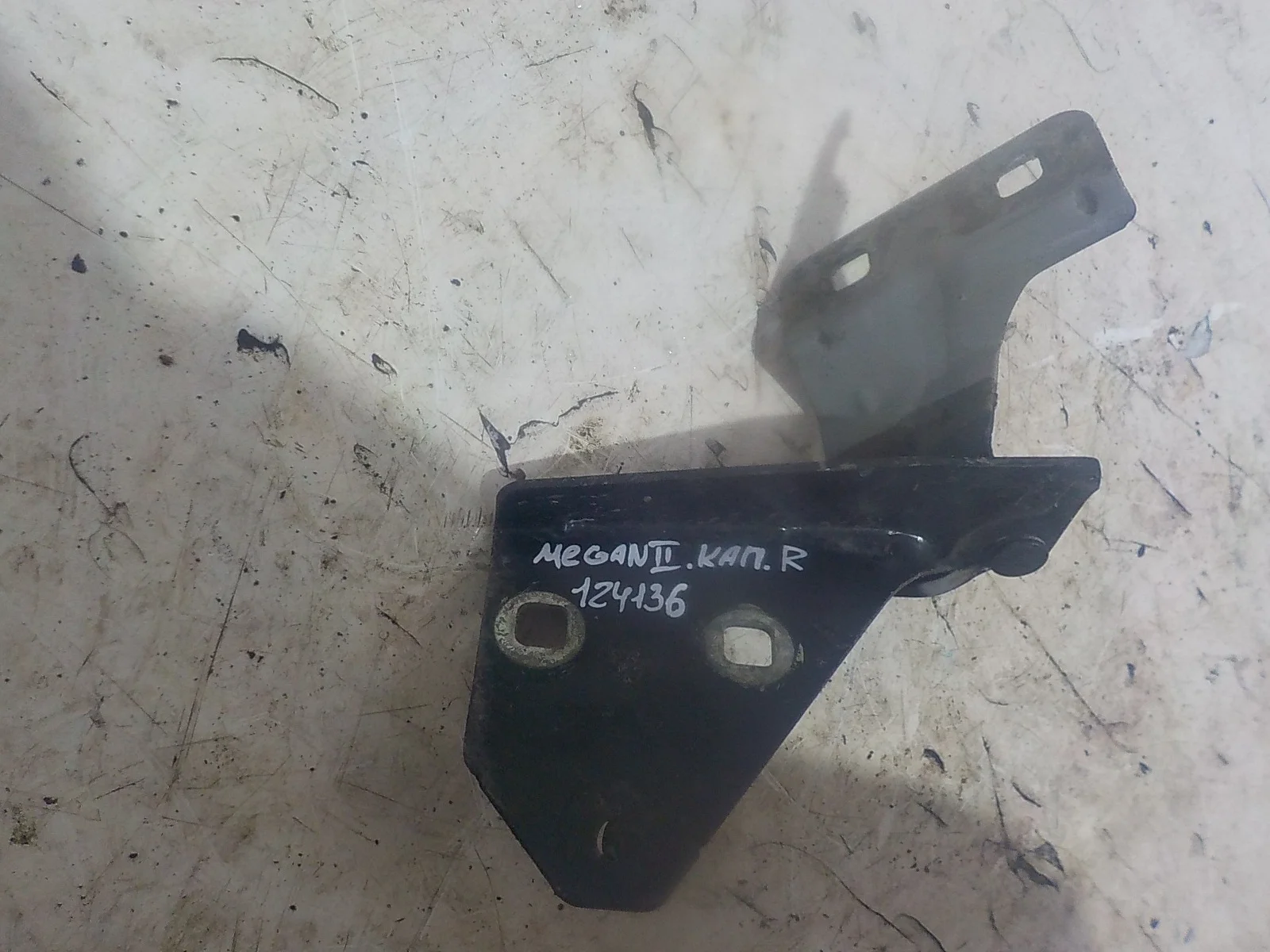 Петля капота Renault Megane II (2002—2006)