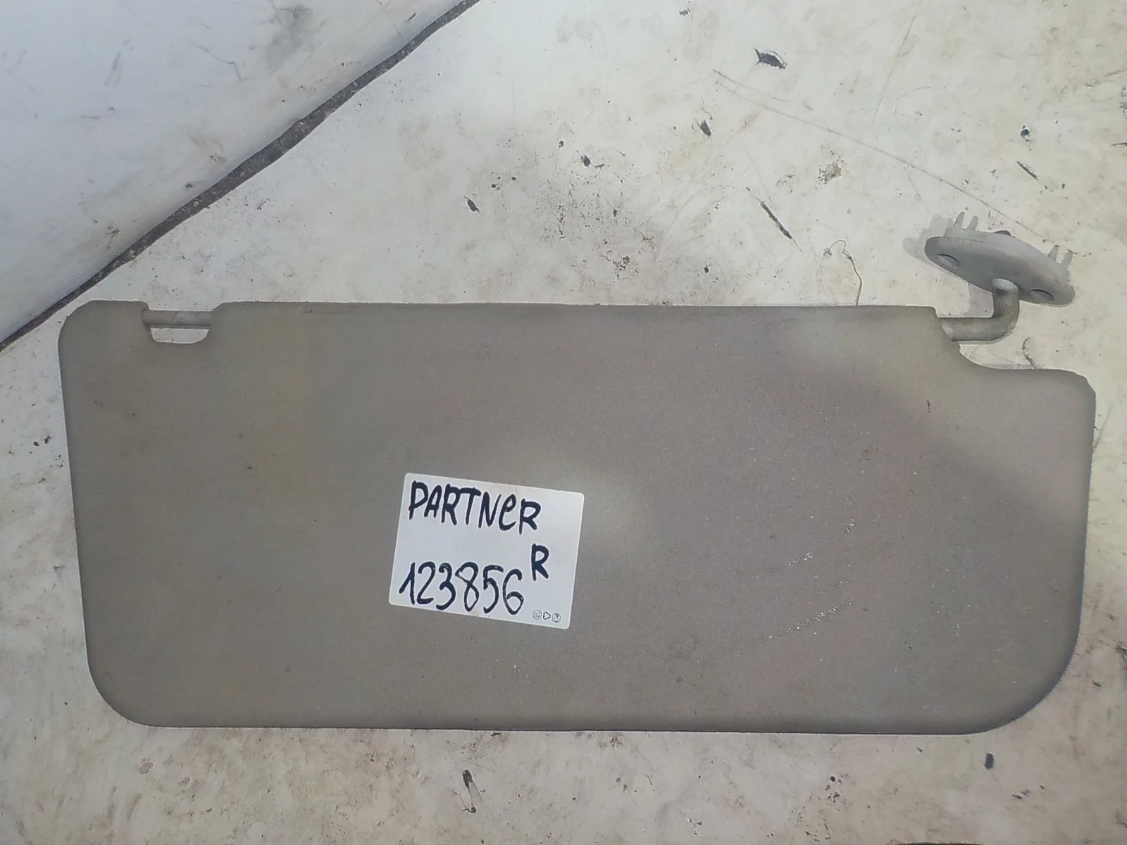 козырек Citroen Berlingo I рестайлинг (2002—2012) Перед Право