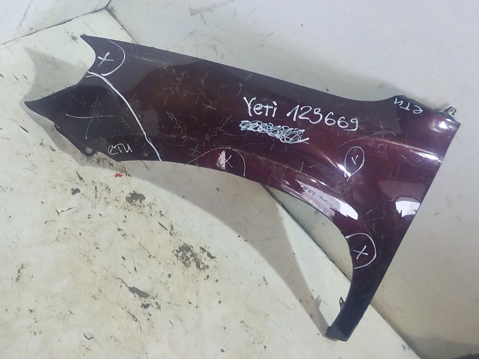 Крыло Skoda Yeti I (2009—2014) Перед Лево