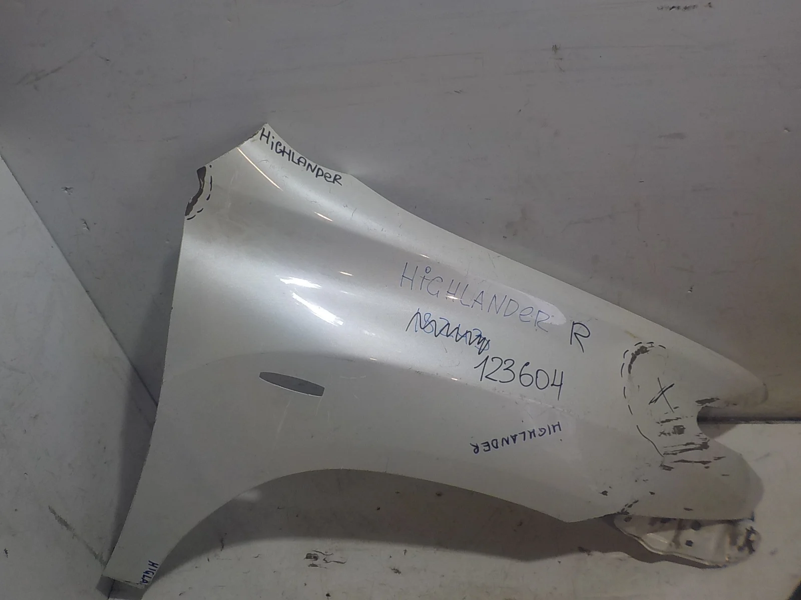 Крыло Toyota Highlander III (2013—2016) Перед Право