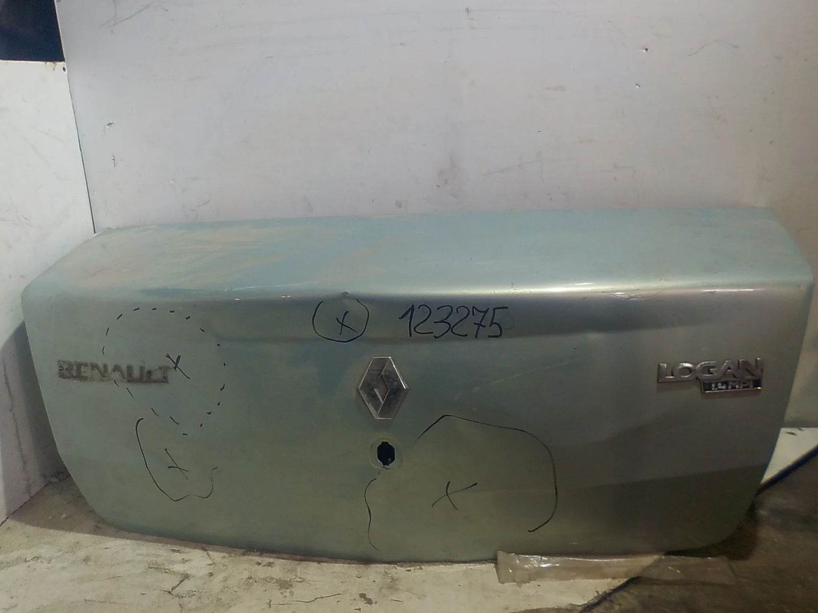 Крышка багажника Renault Logan I (2004—2009)