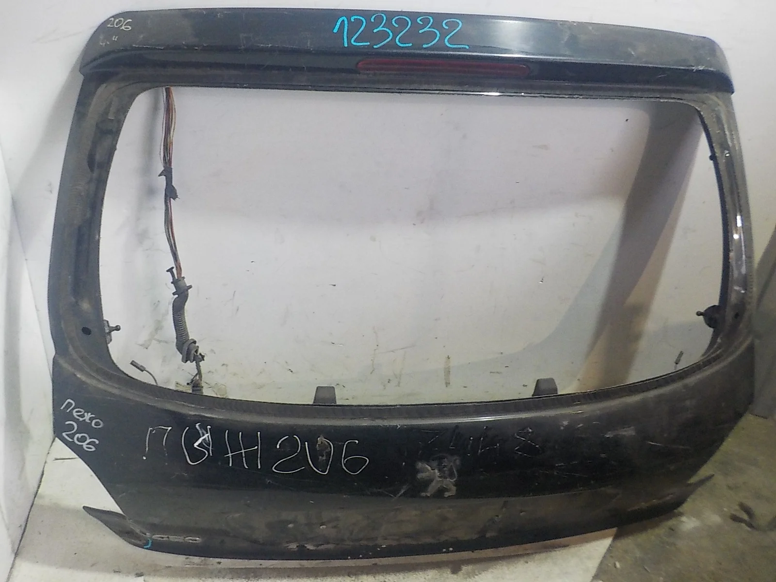 Крышка багажника Peugeot 206 I (1998—2012)