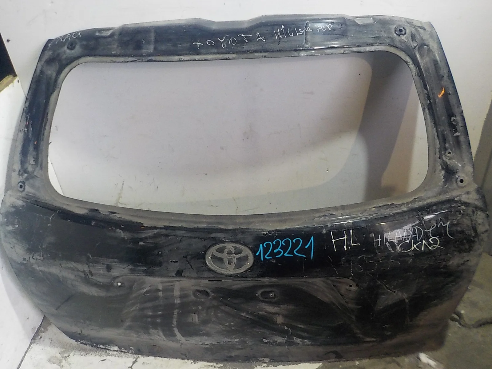 Крышка багажника Toyota Highlander II (2007—2010)