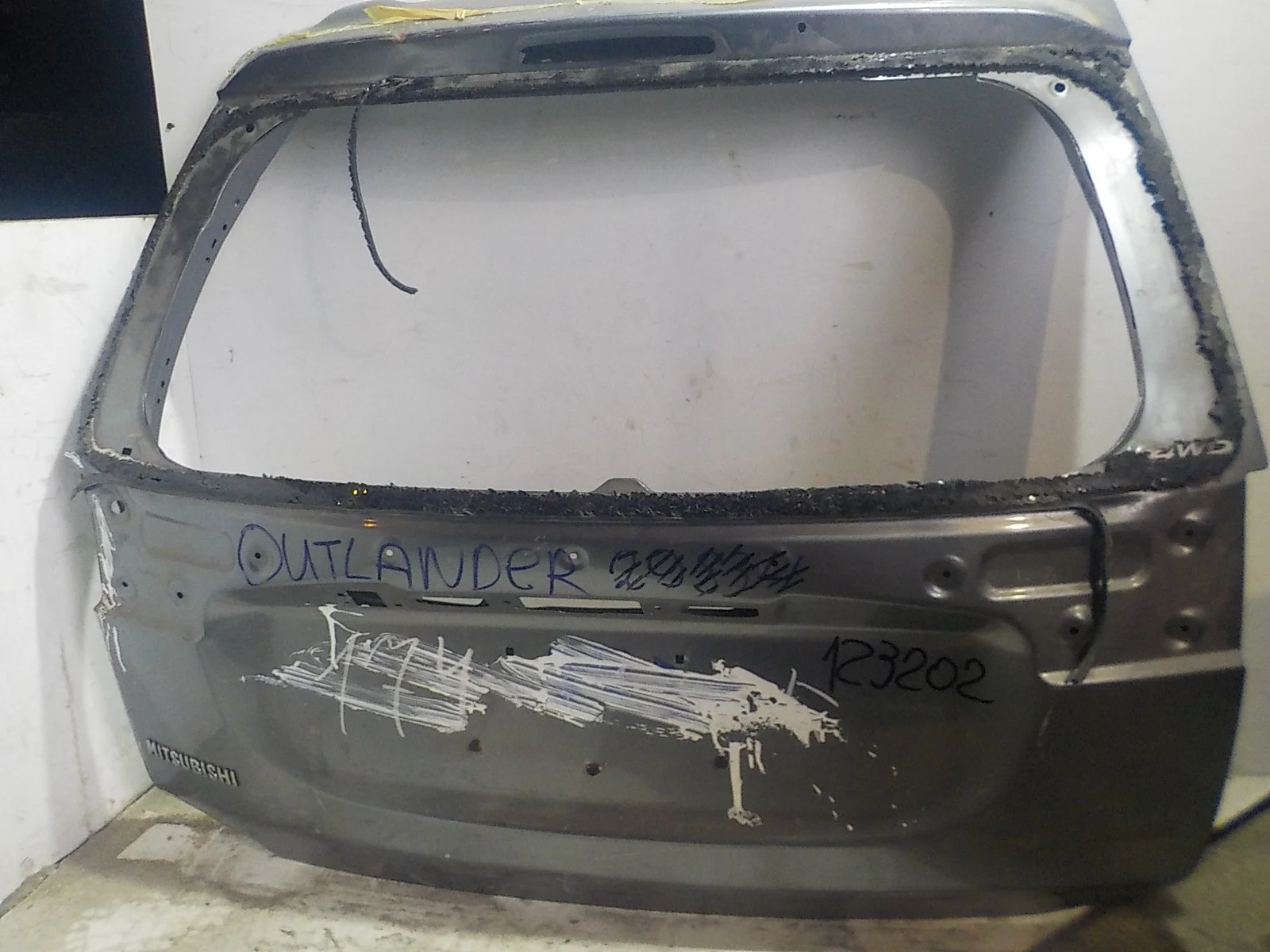 Крышка багажника Mitsubishi Outlander III рестайлинг 2 (2015—2018)