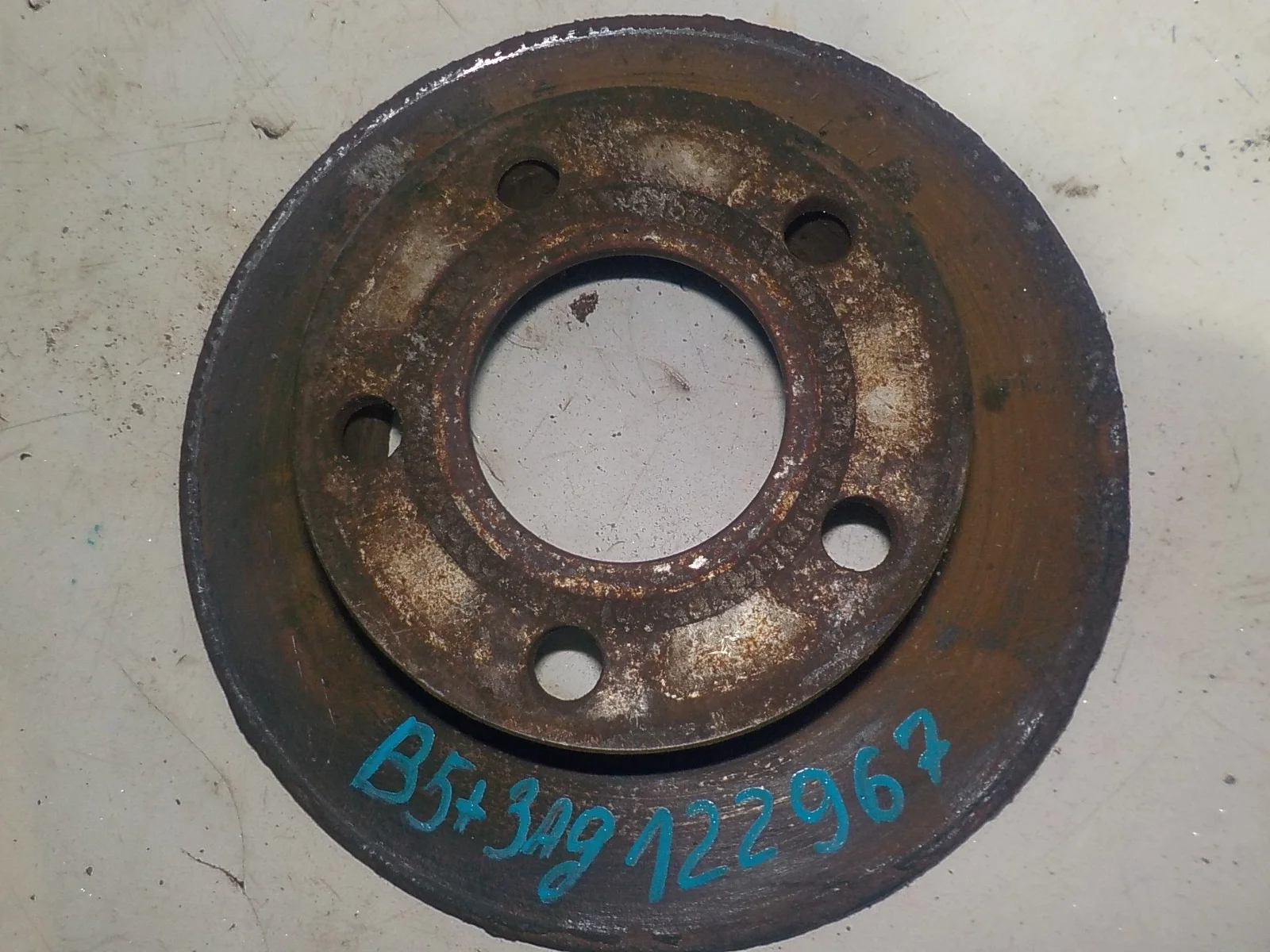 тормозной диск Volkswagen Passat B5 (1996—2001) Зад