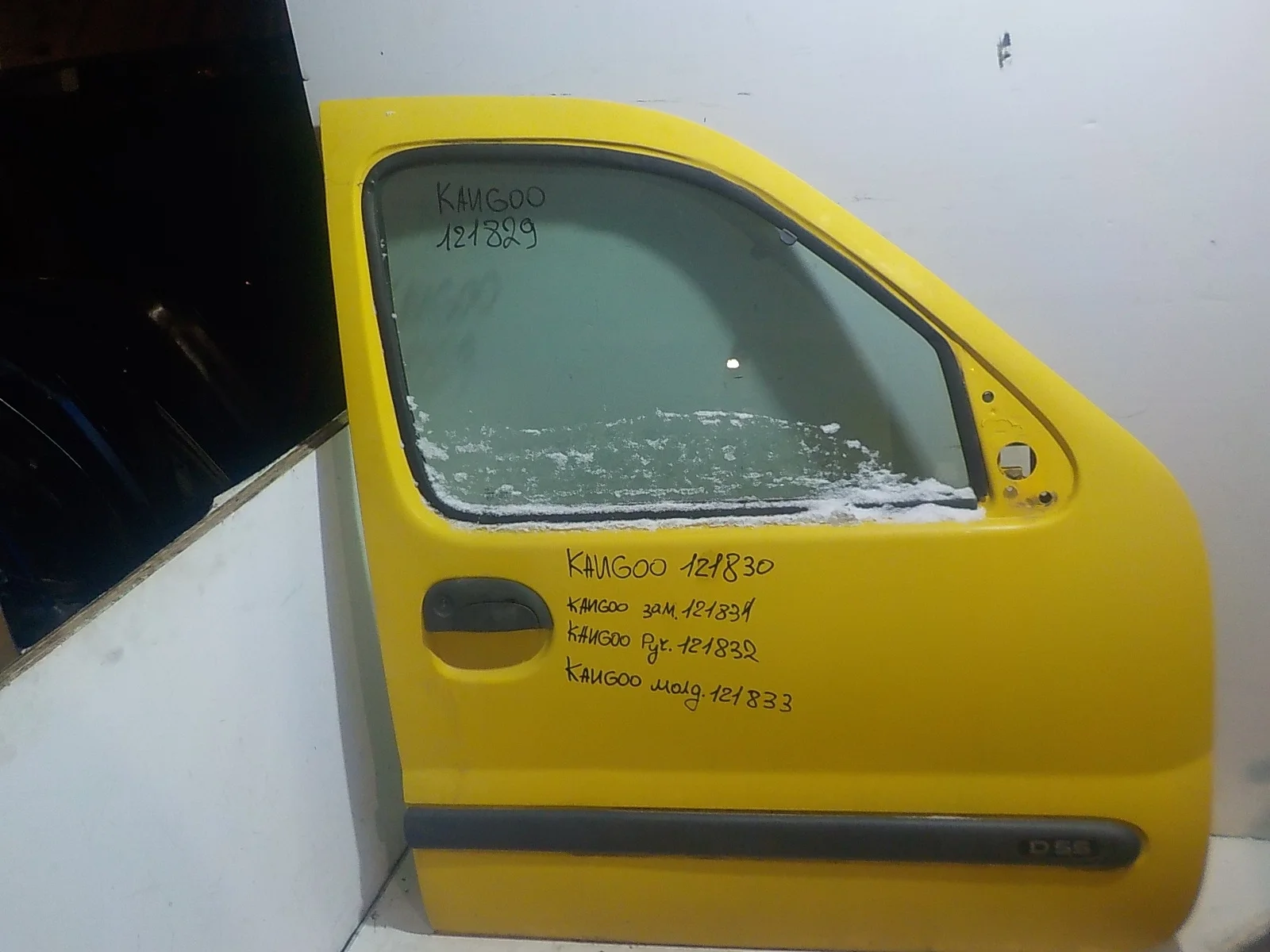 стекло Renault Kangoo I (1997—2003) Перед Право