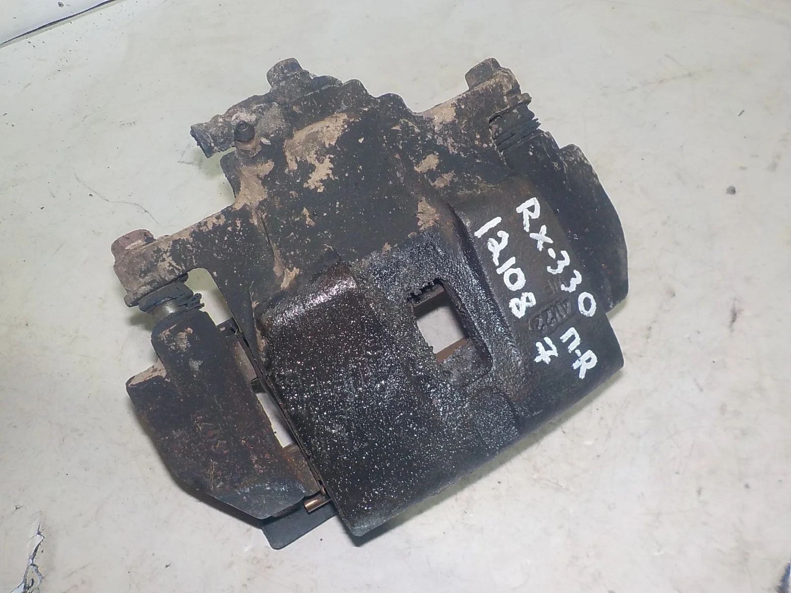 суппорт Lexus RX II (2003—2006) Перед Право