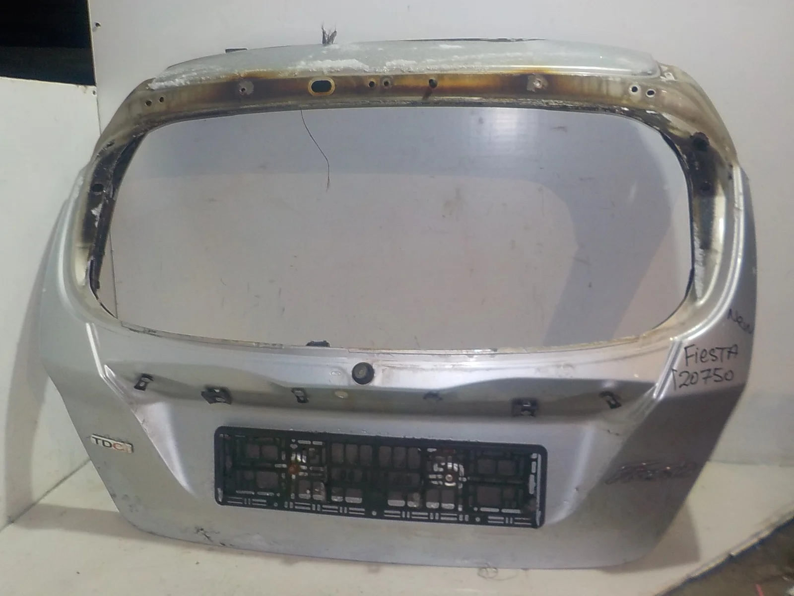 Крышка багажника Ford Fiesta Mk6 рестайлинг (2012—2019)