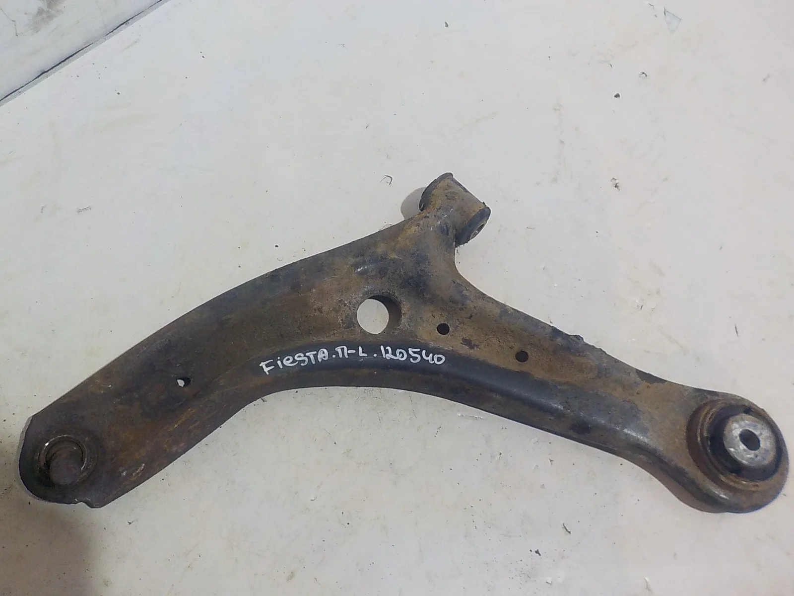 Рычаг Ford Fiesta Mk6 (2008—2013) Перед Лево