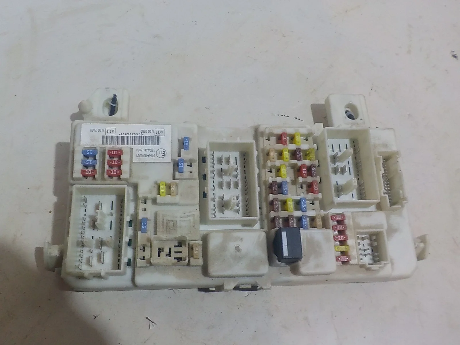 Блок предохранителей Ford Focus II (2005—2008)