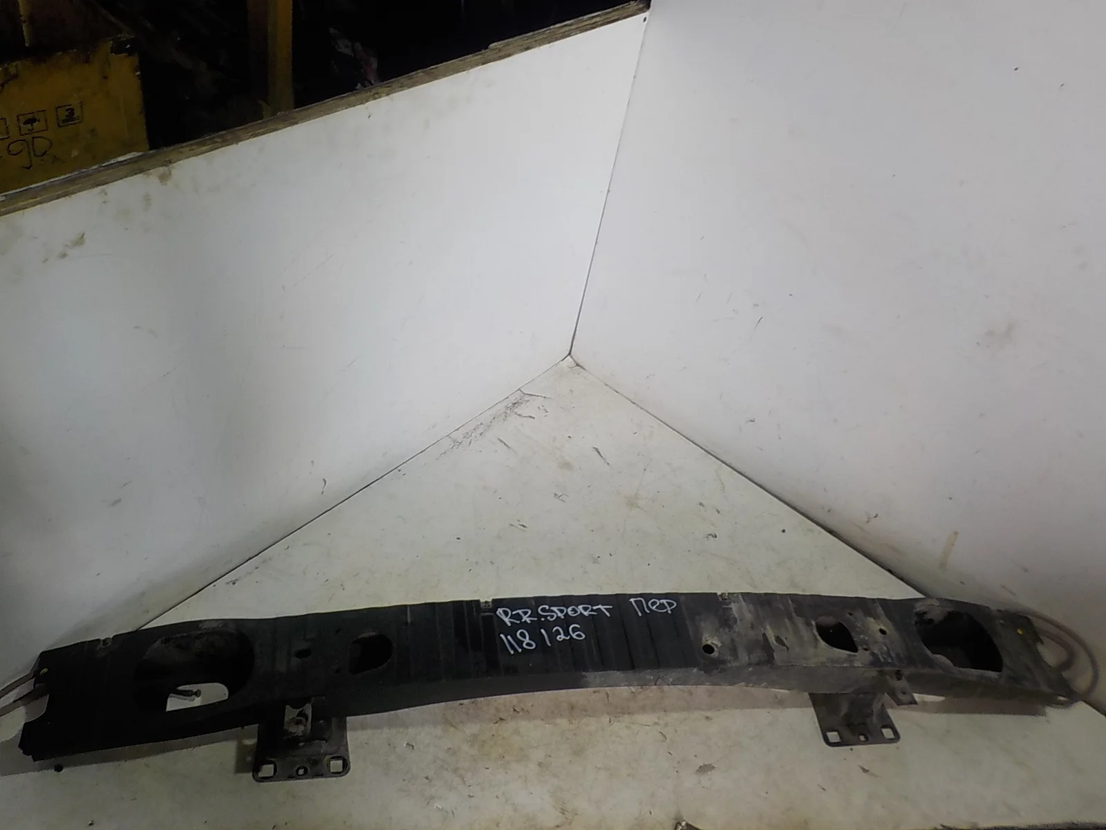 Усилитель бампера Land Rover Range Rover III рестайлинг (2005—2009) Перед