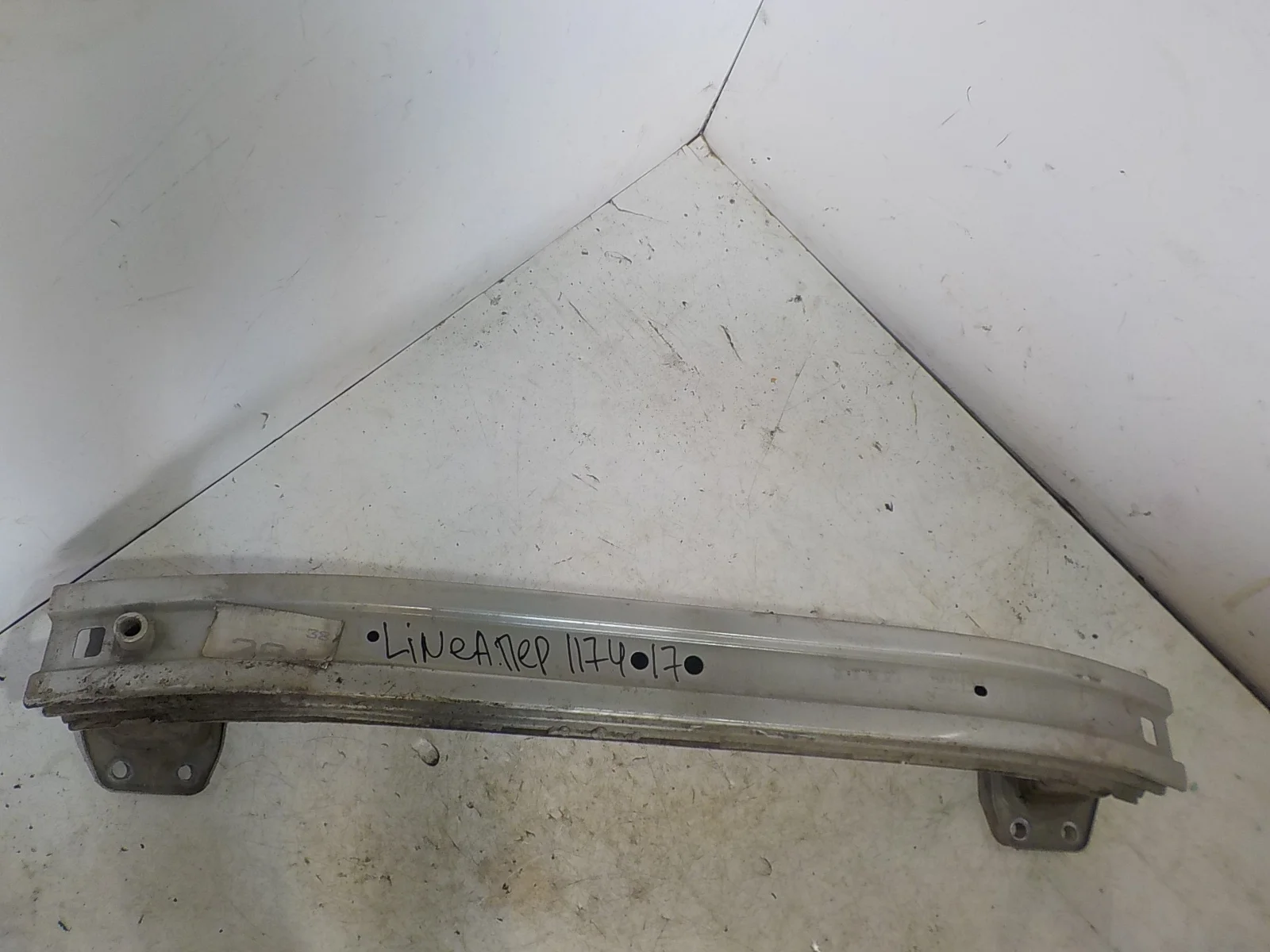 Усилитель бампера FIAT Linea I (2007—2013) Перед