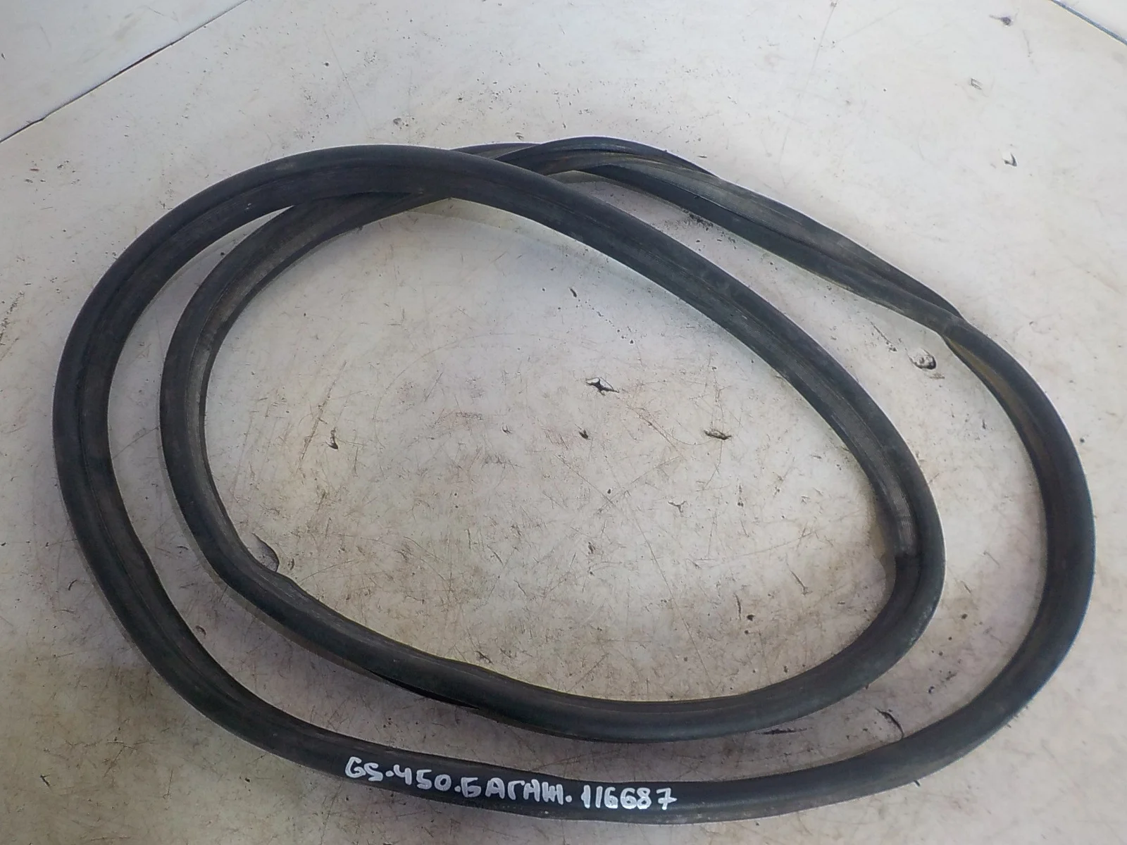 резинка багажника Lexus GS III (2004—2007)