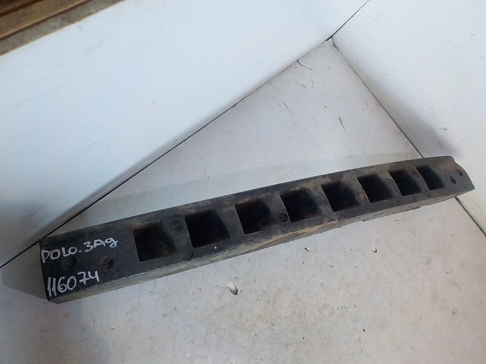 Абсорбер бампера Volkswagen Polo V (2009—2015) Зад