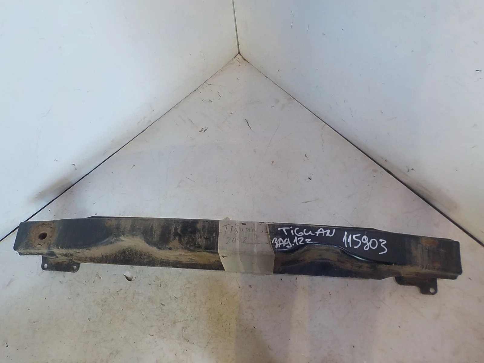 Усилитель бампера Volkswagen Tiguan I рестайлинг (2011—2019) Зад