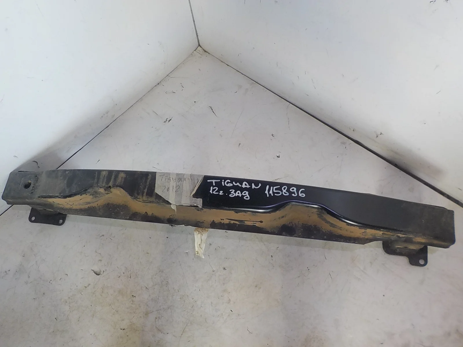 Усилитель бампера Volkswagen Tiguan I рестайлинг (2011—2019) Зад