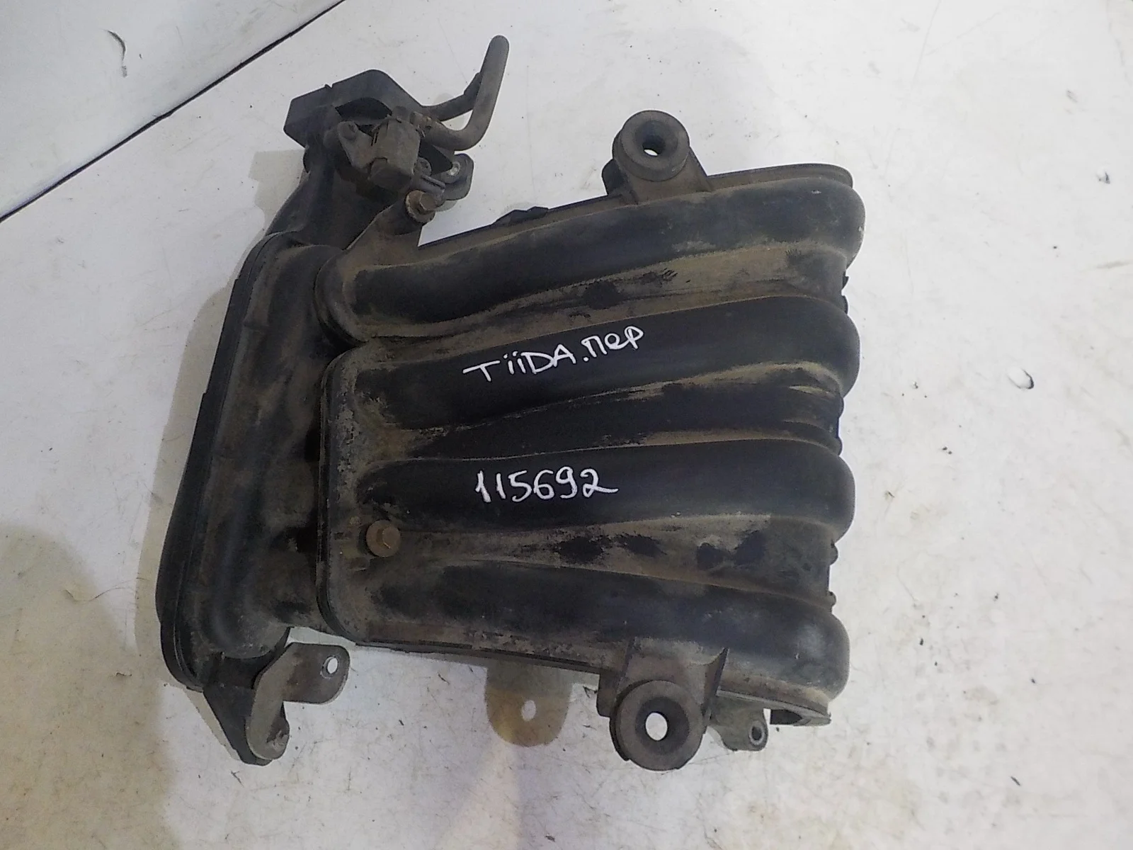 Коллектор впускной Nissan Tiida C11 рестайлинг (2010—2013) Перед