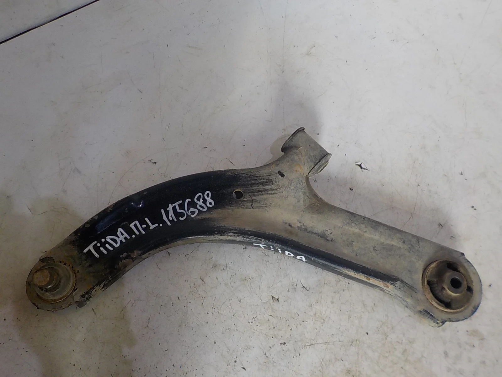 Рычаг Nissan Tiida C11 (2004—2012) Перед Лево