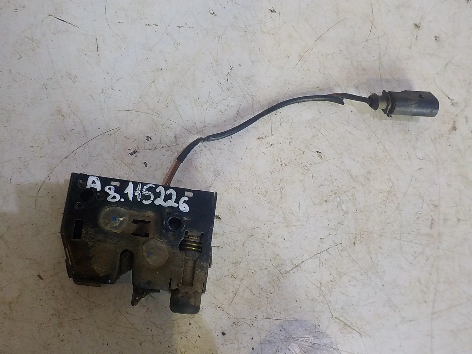 Замок капота Audi A8 D4 (2010—2014)