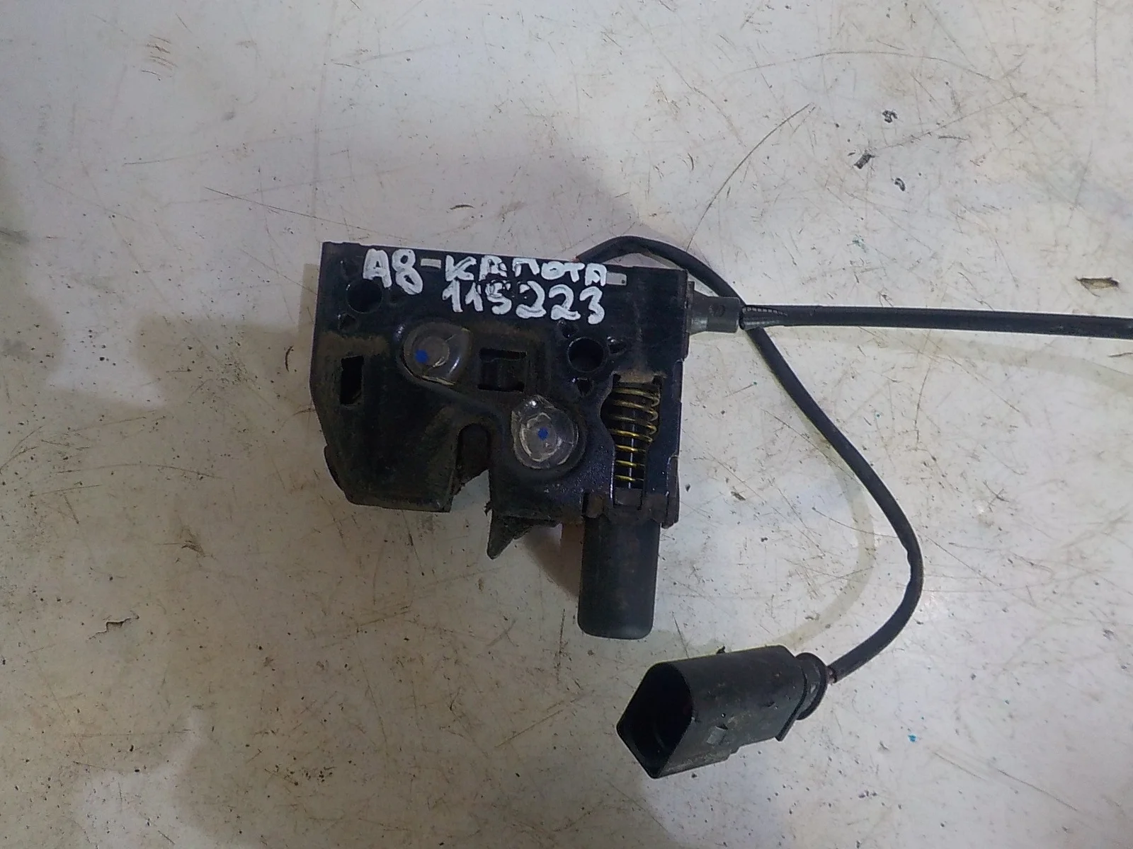 Замок капота Audi A8 D4 (2010—2014)