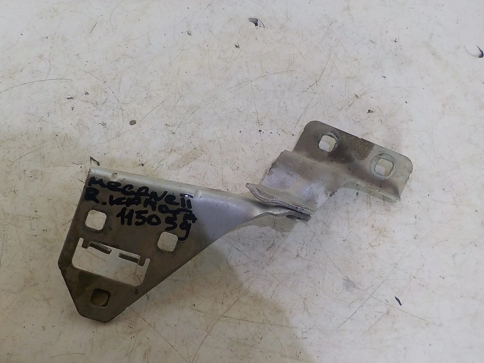 Петля капота Renault Megane II (2002—2006)