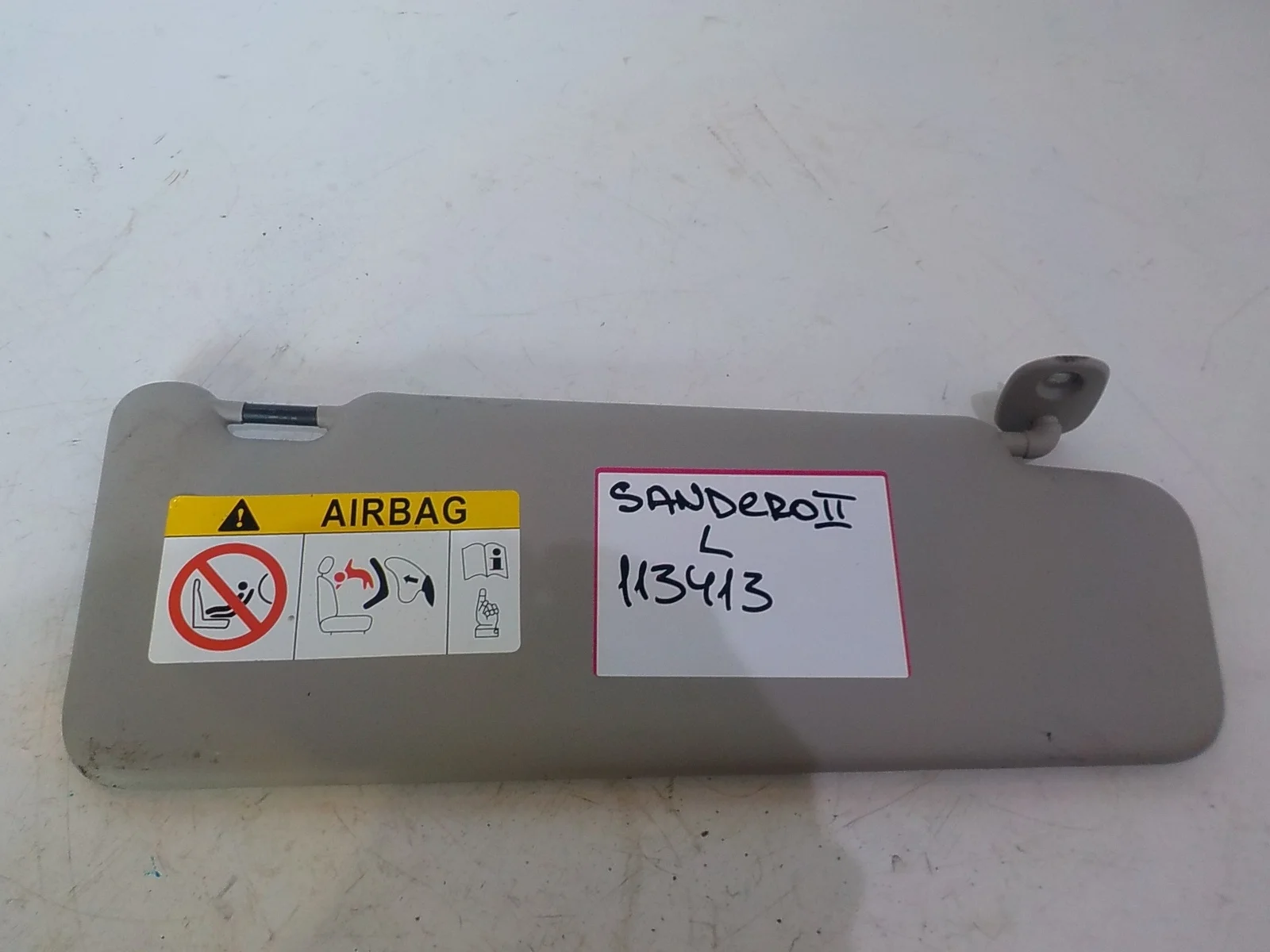 козырек Renault Logan I (2004—2009) Перед Право