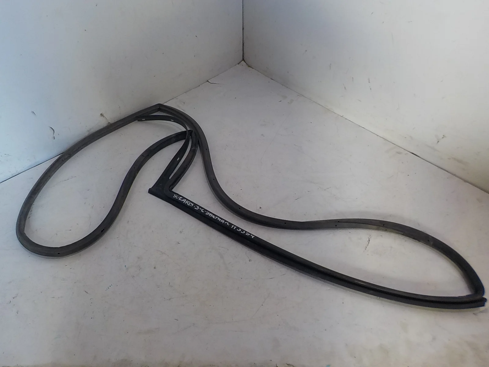 резинка дверная Hyundai Solaris I (2010—2014) Зад Лево