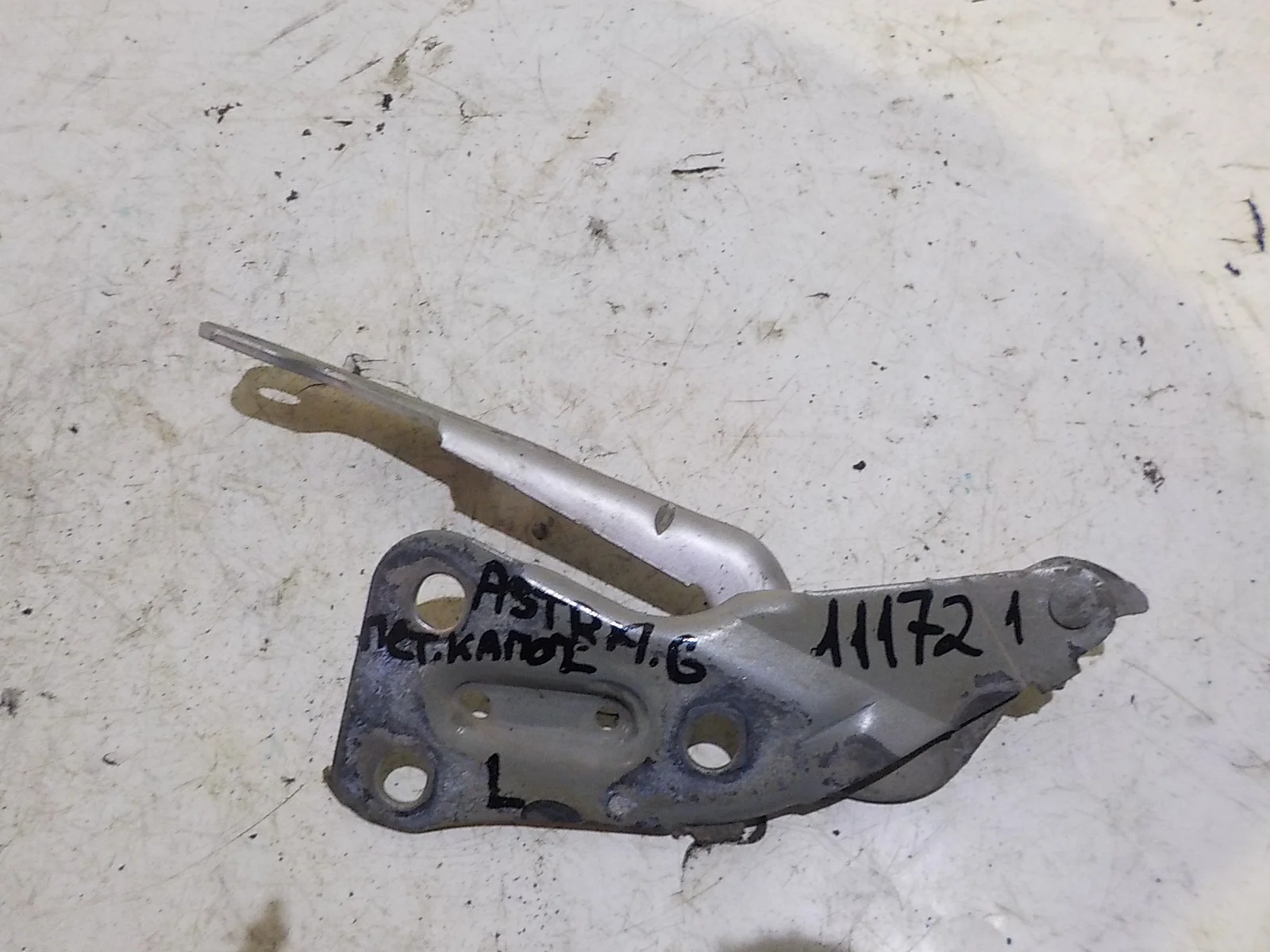 Петля капота Opel Astra G (1998—2009)