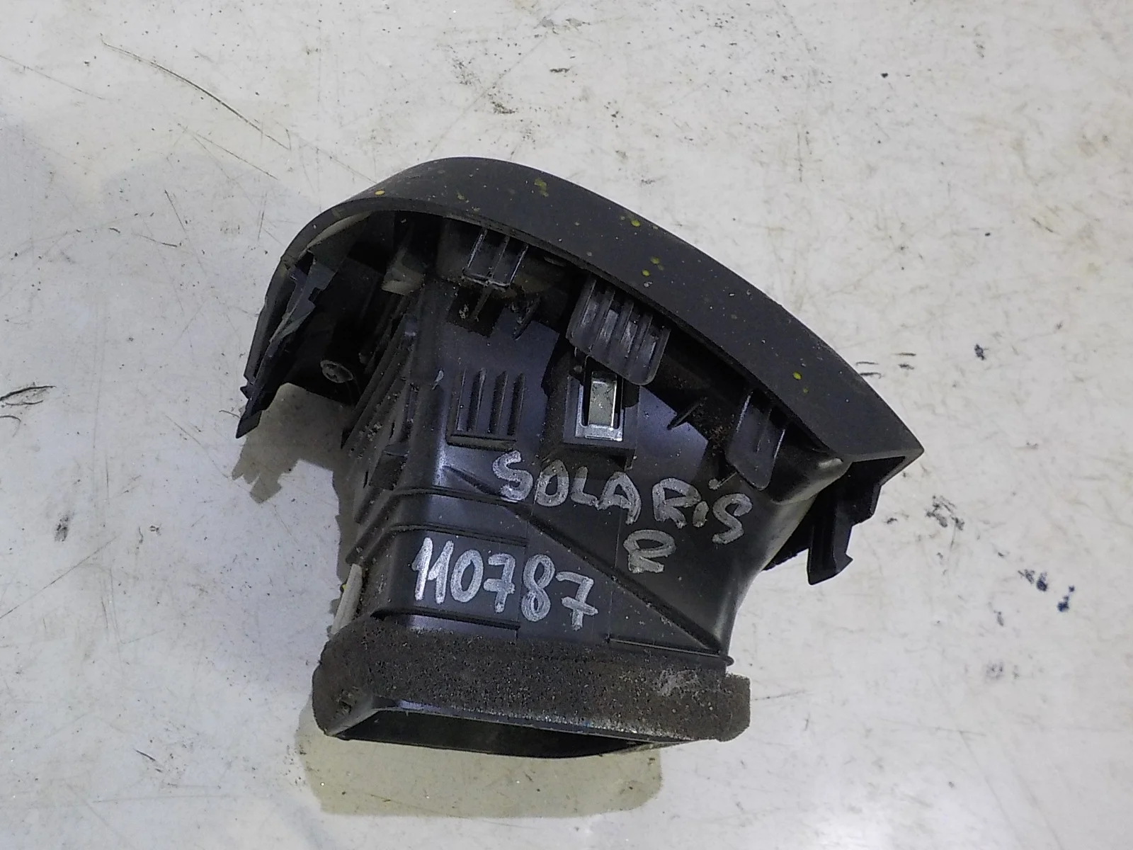 Дефлектор воздушный Hyundai Solaris I (2010—2014)  Право