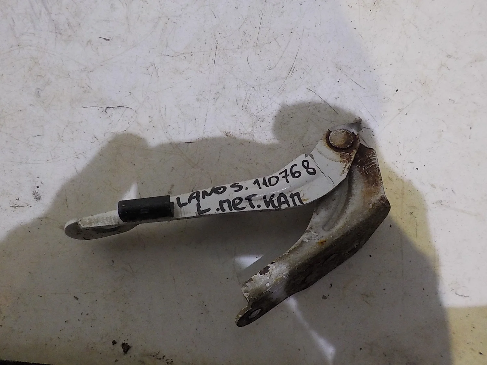 Петля капота Chevrolet Lanos I (2002—2009)