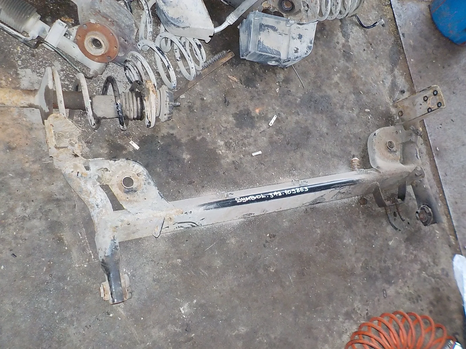 Балка задняя Renault Symbol I рестайлинг (2002—2006) Зад