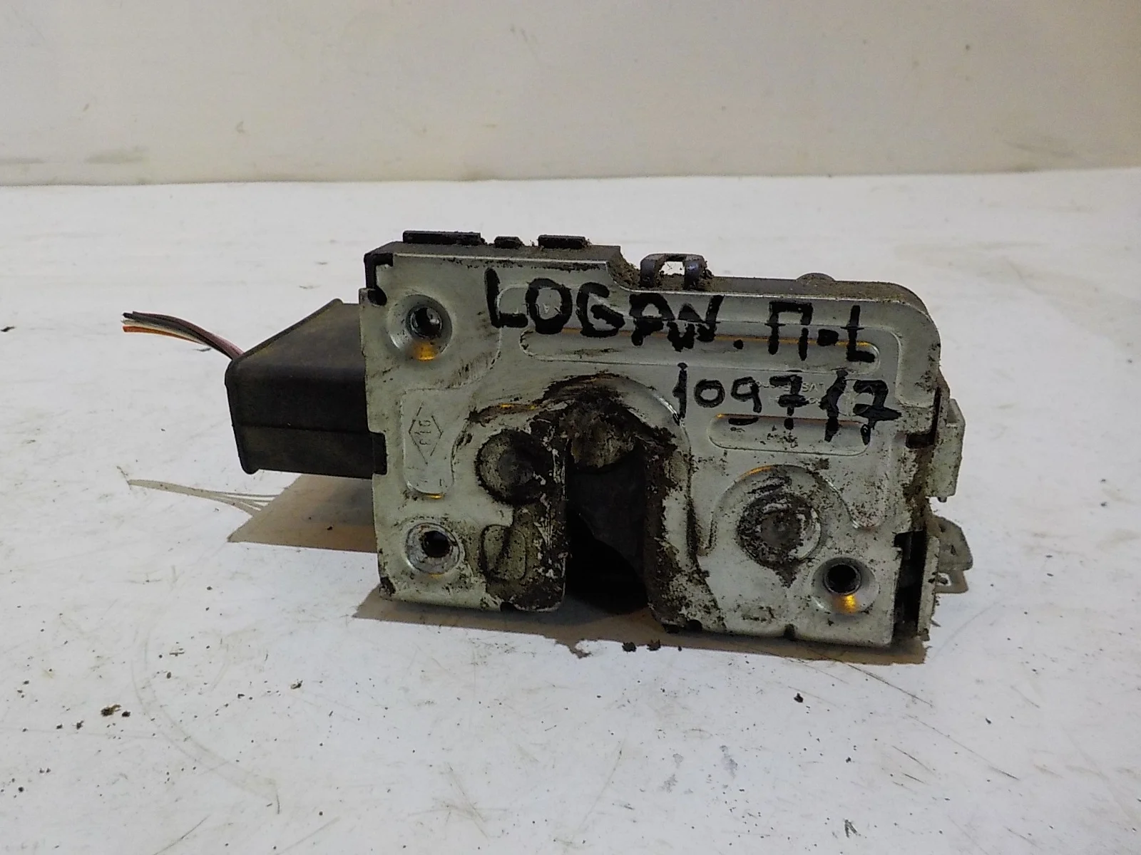 Замок двери Renault Logan I рестайлинг (2009—2015) Перед Лево