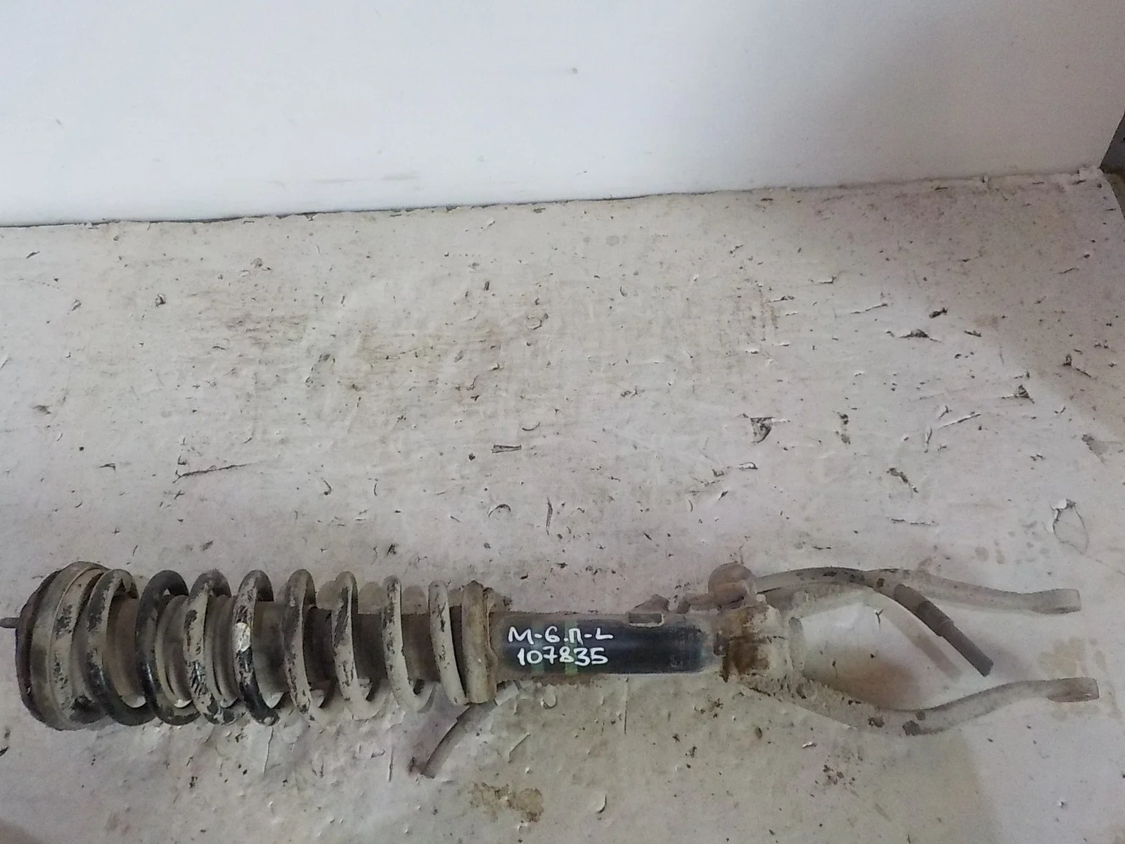 амортизатор Mazda 6 GG (2002—2005) Перед Лево