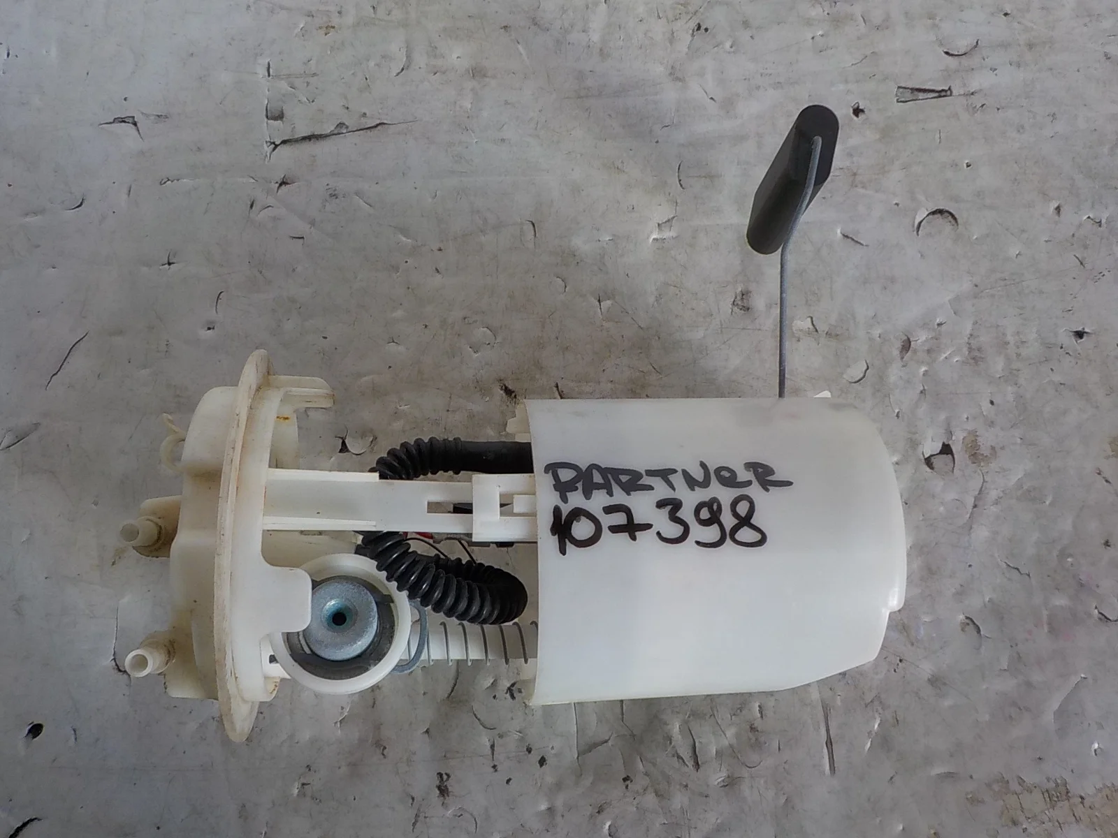 бензонасос Peugeot 607 I (2000—2004)