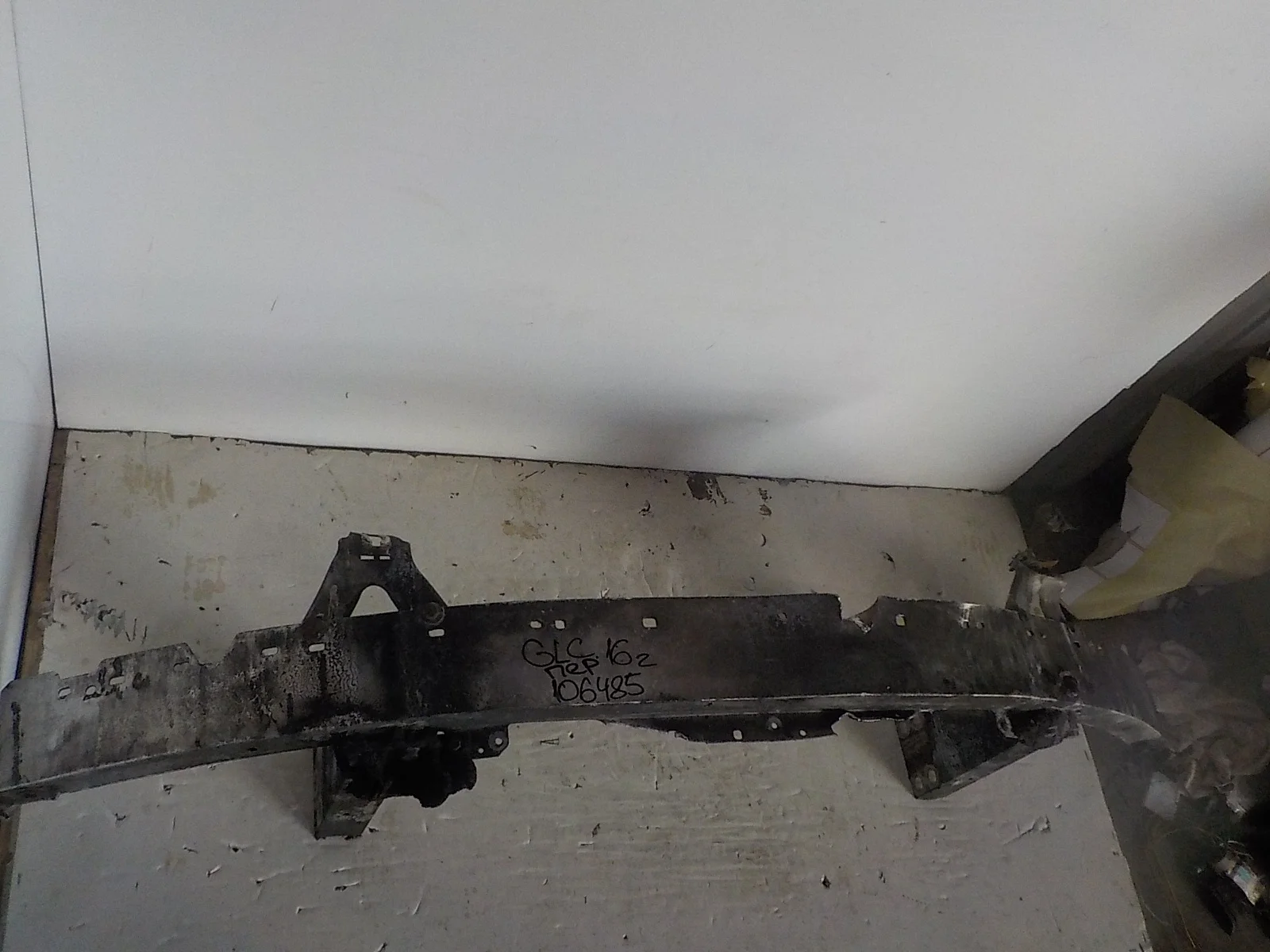 Усилитель бампера Mercedes-Benz GLC-класс X253 (2015—2019) Перед