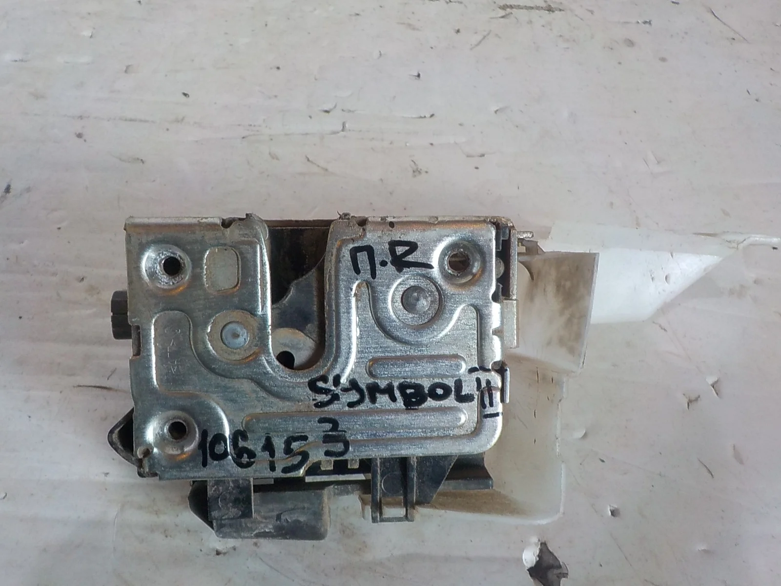 Замок двери Renault Clio II (1998—2002) Перед Право